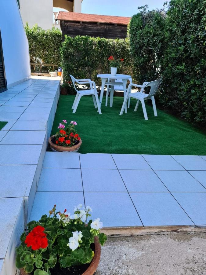 Apartamentos Delfines Кала-Бланка Экстерьер фото