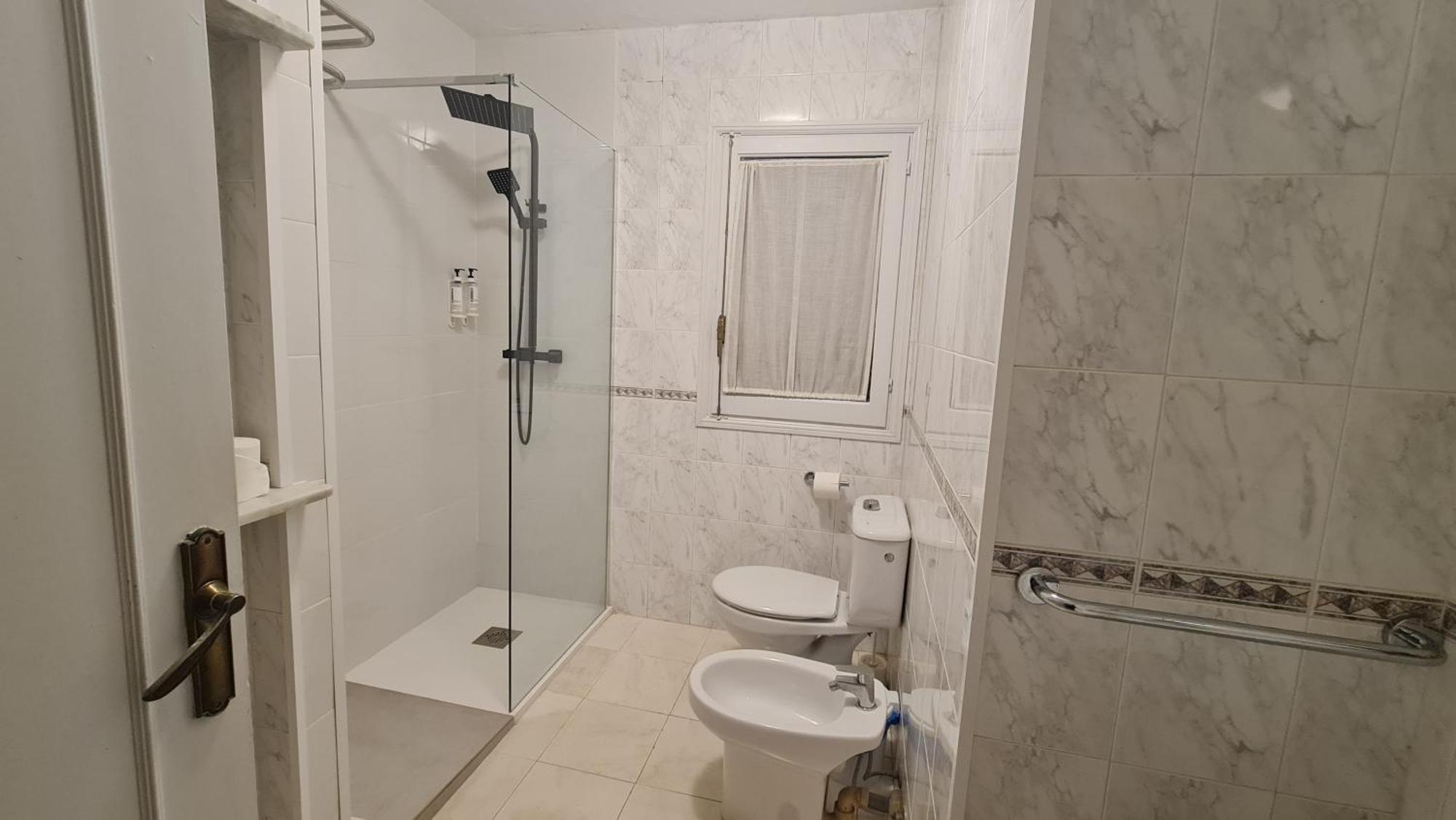 Apartamentos Delfines Кала-Бланка Экстерьер фото