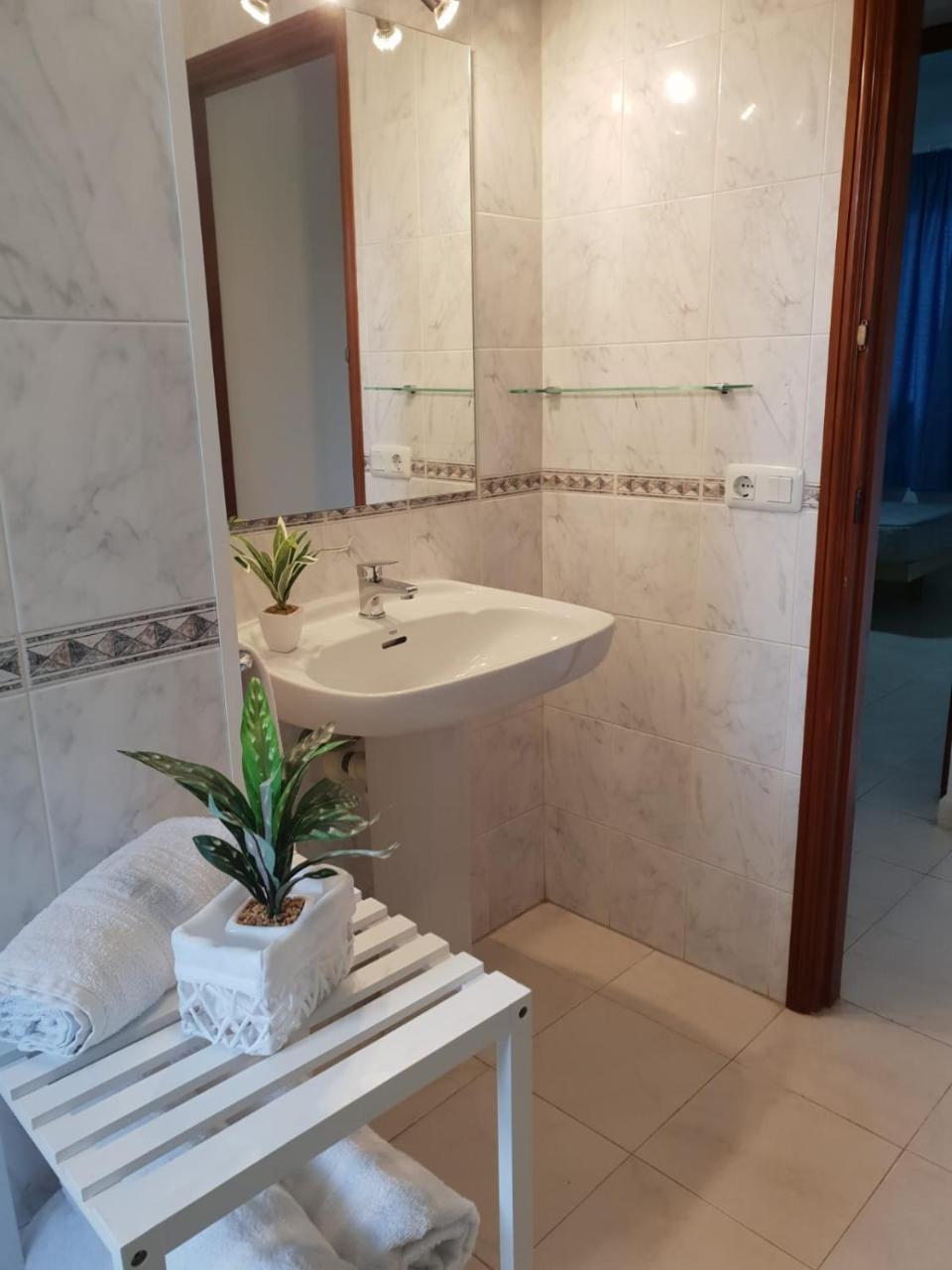 Apartamentos Delfines Кала-Бланка Экстерьер фото