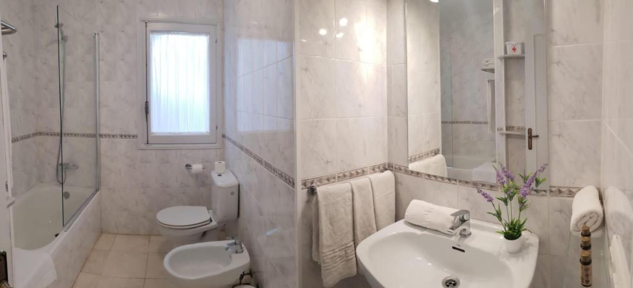 Apartamentos Delfines Кала-Бланка Экстерьер фото