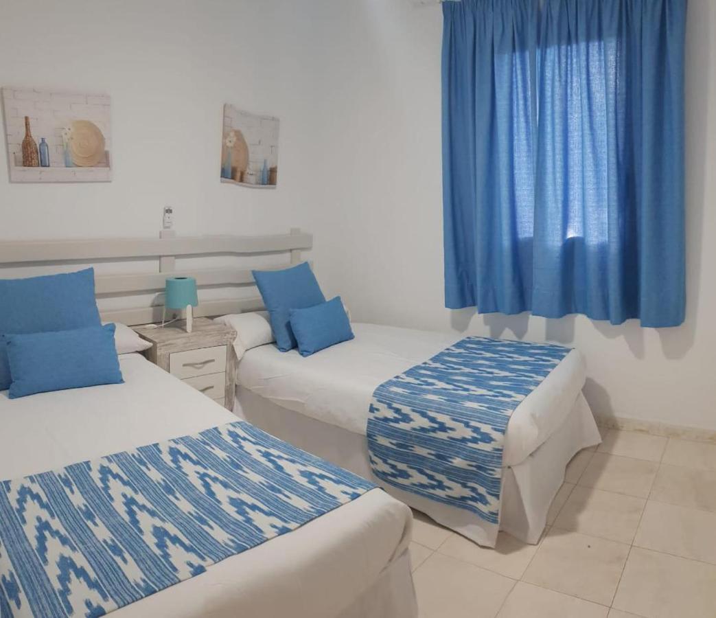 Apartamentos Delfines Кала-Бланка Экстерьер фото