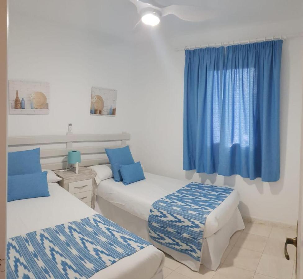 Apartamentos Delfines Кала-Бланка Экстерьер фото